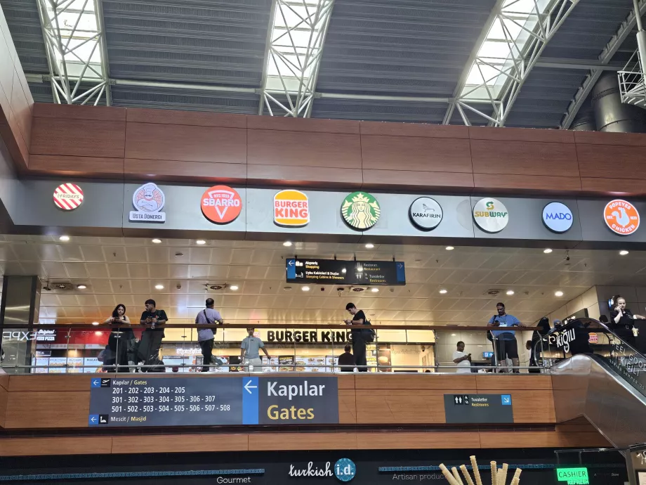 Food Court dans la zone de transit