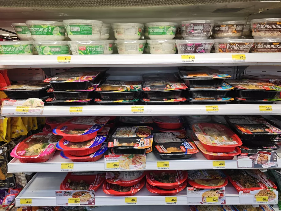 Repas chauds prêts à cuire et à réchauffer immédiatement