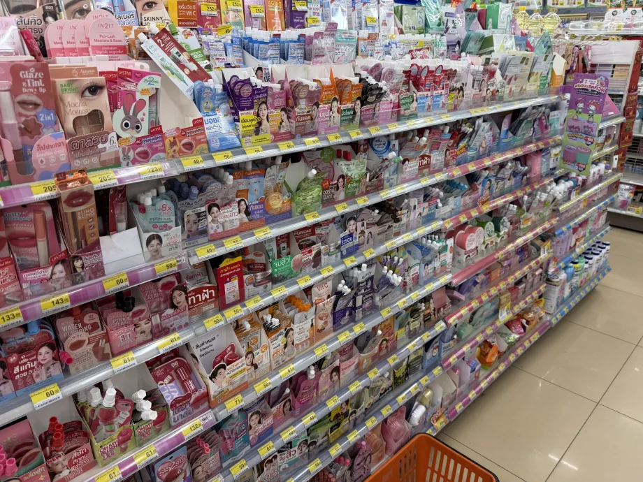 Étagère de produits cosmétiques