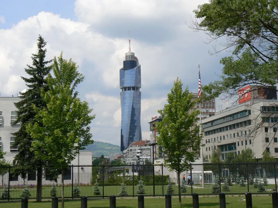 La tour Avaz