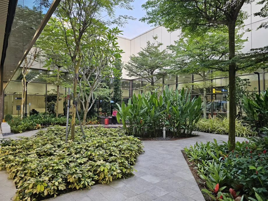 Jardin devant le terminal